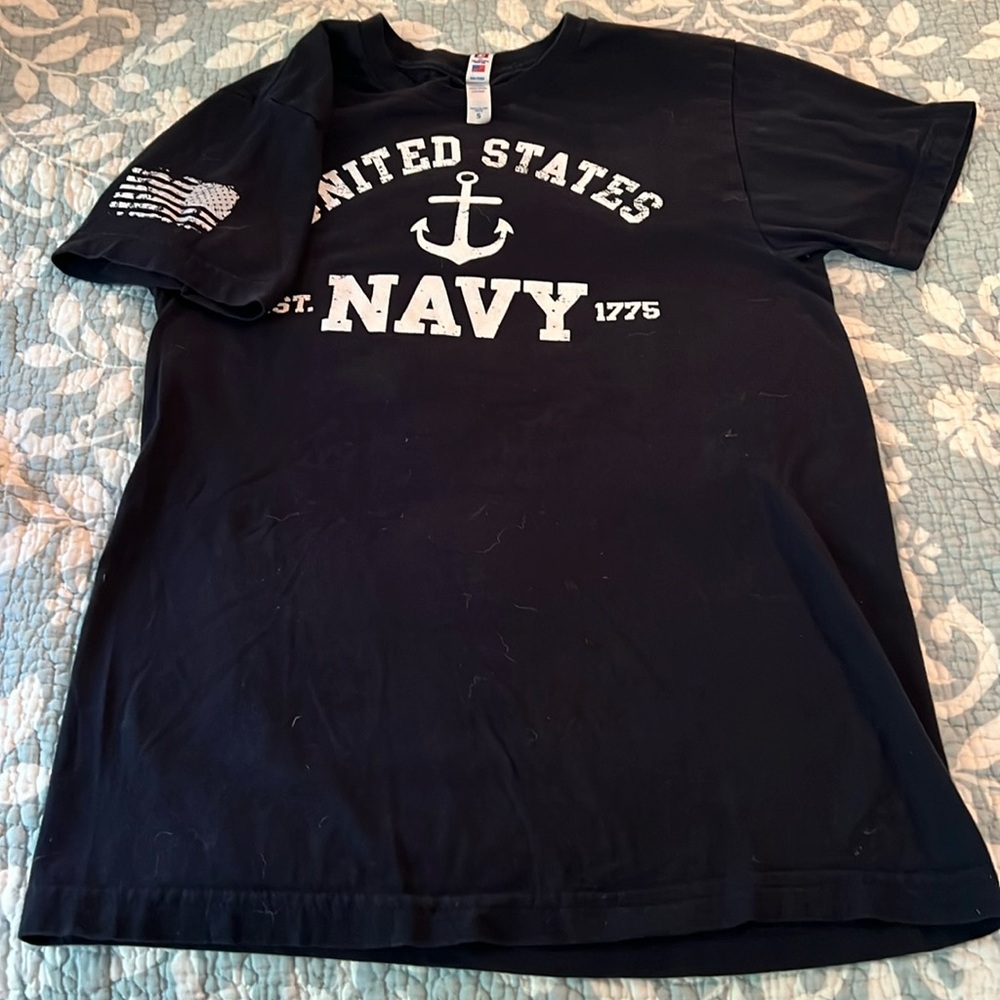 2/$10 Made in USA Bayside Apparel men’s S dark Navy crew T-shirt like new